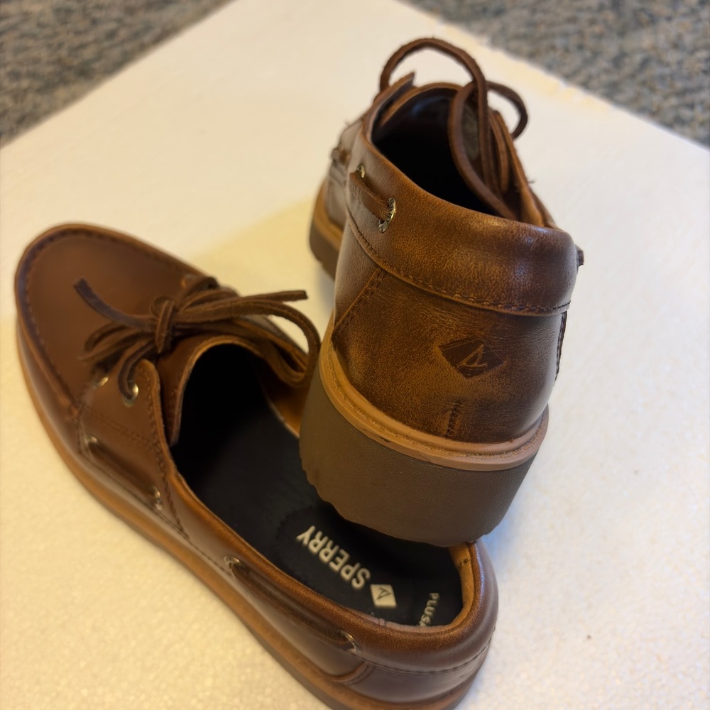 Sperry Women’s Tan Leather Boat Shoes